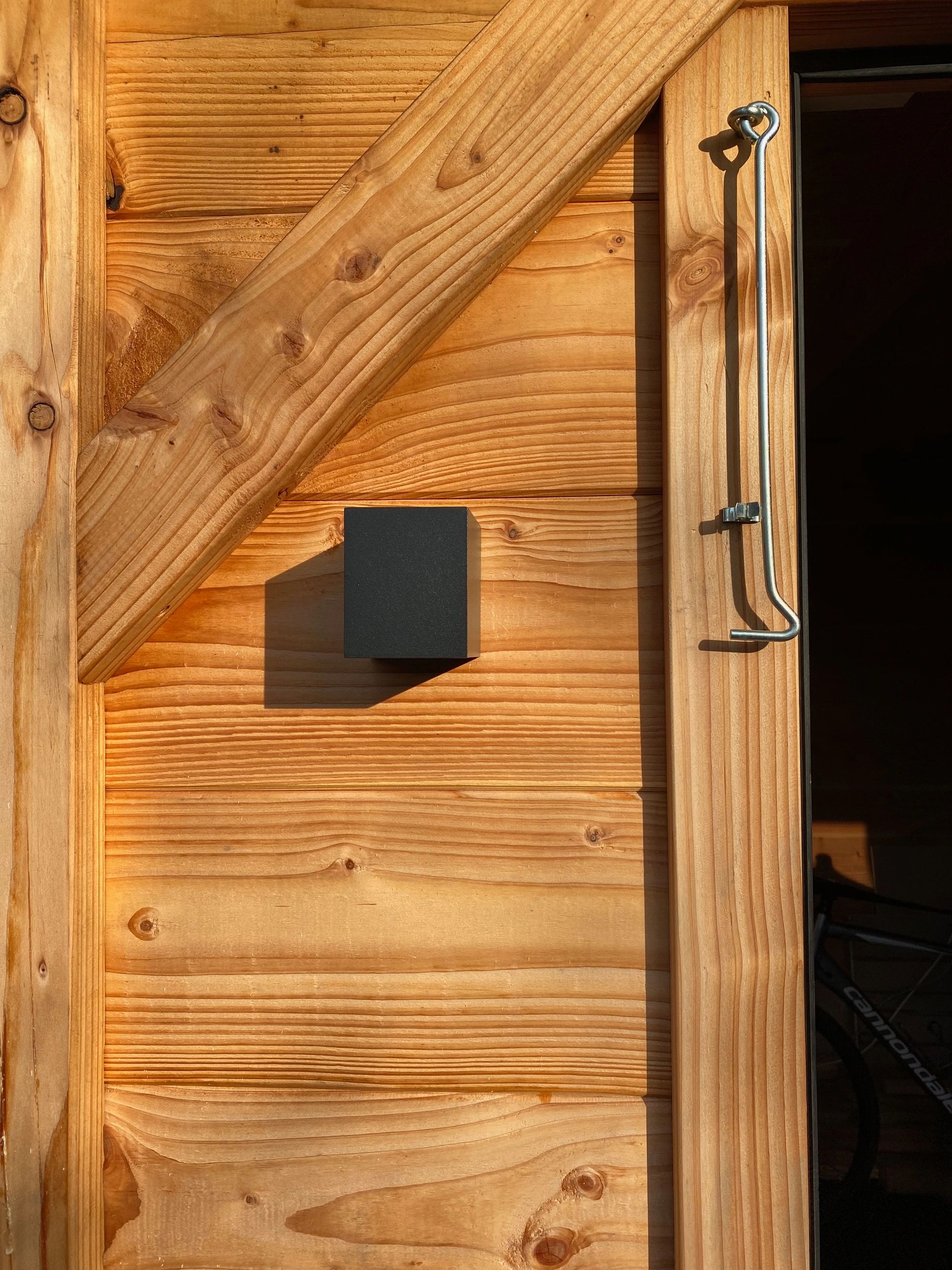 Zwarte wandlamp voor buiten met Zigbee GU10 spot - Recht